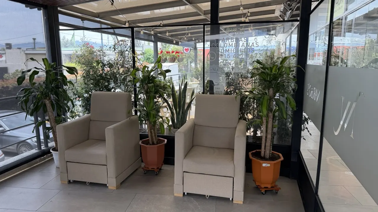 Zona de espera y confort de Narbo's Salón